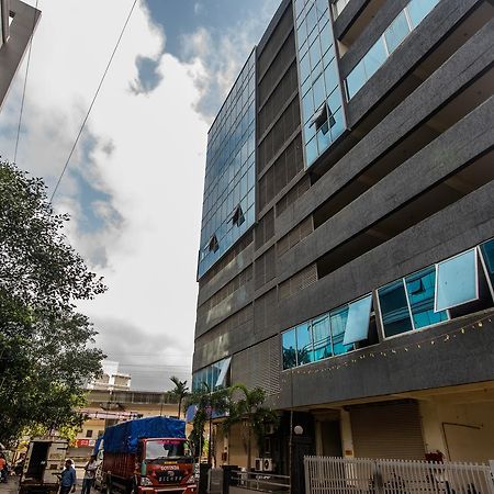 Oyo 9328 Empire Suite Navi Mumbai Exteriör bild