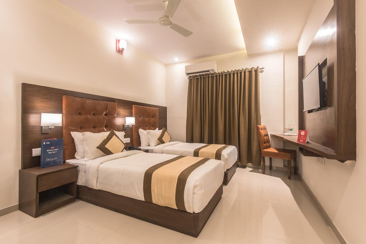 Oyo 9328 Empire Suite Navi Mumbai Exteriör bild
