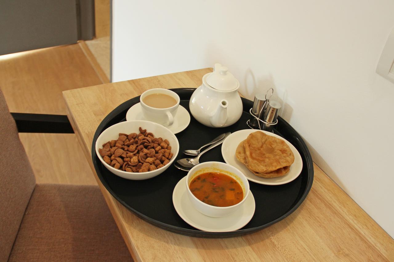 Oyo 9328 Empire Suite Navi Mumbai Exteriör bild